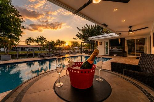Luxury Fort Lauderdale Waterfront Home Heated Pool Game Room Park