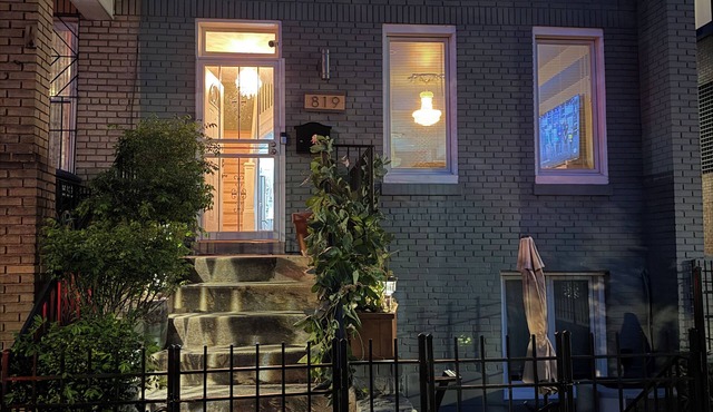 Luxury home in the heart of DC for big families and groups!