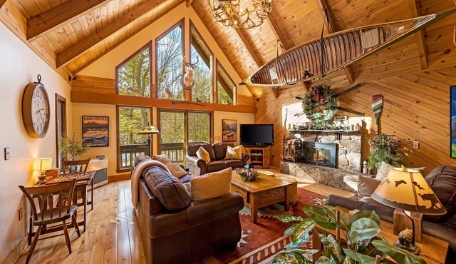 Luxury meets Rustic- Beautiful Lodge 1.9 miles from Whiteface-EV charger