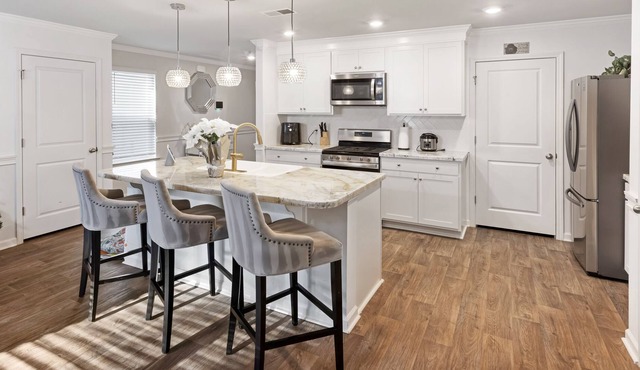 Luxury pet friendly 4Bdr Home