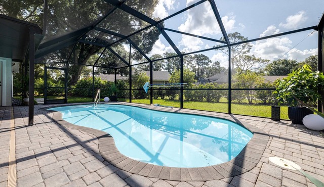 Luxury Pool Retreat | Bikes, Fire Pit & Lanai | Extended Stay | Saddlebrook | Optional Amenities