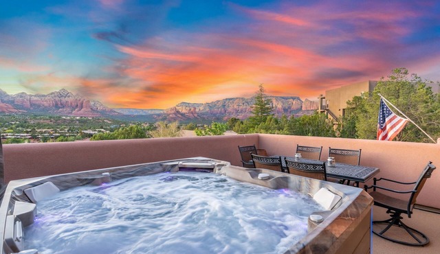 Luxury Sedona Retreat|180° Red Rock Views + Hottub