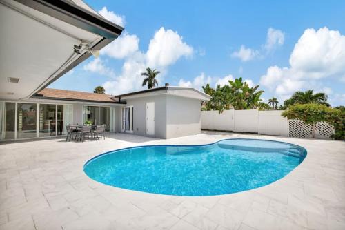 Luxury Waterfront Villa with Heated Pool and Dock