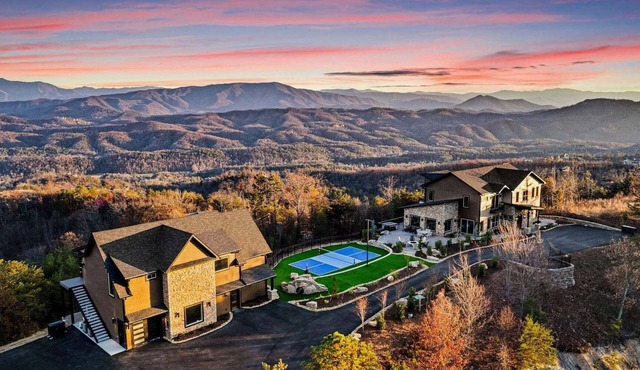 Majestic Paradise ~ Pickleball Court ~ Indoor Pool ~ Spectacular Views!