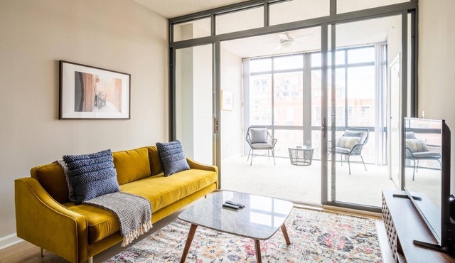 Marvelous Court House 1BR w/Pool & Gym, nr Restaurants, by Blueground