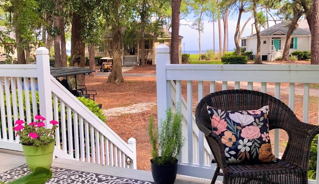 Melrose Oasis cottage by the Sea