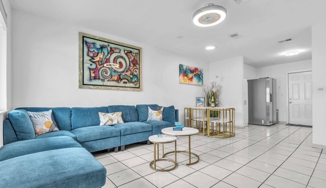 Miami Oasis Canal View Backyard Lounge 6 min Airport Near World Cup 2026 Stadium