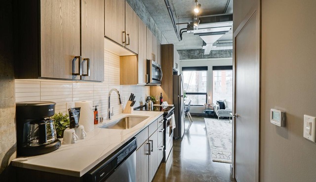 MINNeSTAY* Sable 301 - Studio | North Loop | Target Center