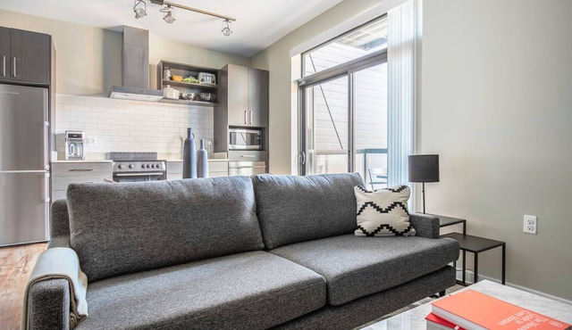 Mod Mount Vernon 1BR w/Gym, Rooftop, nr. Restaurants, by Blueground