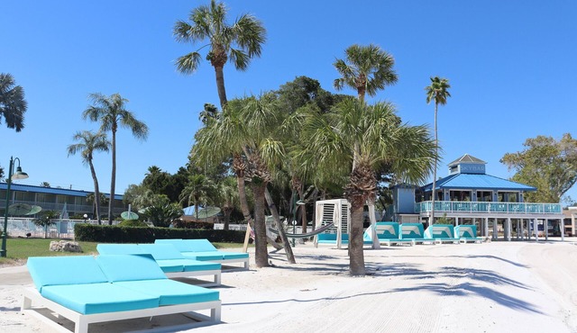 Modern Lavish Unit w/Balcony, Resort Amenities | Near St. Pete Beach