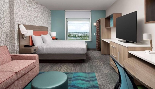 Modern Miami Escape with Breakfast Minutes From Airport & Local Attractions