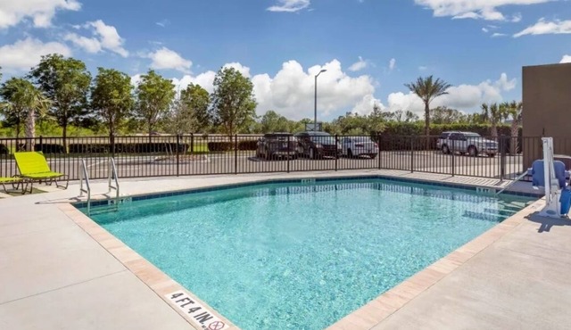 Modern Room | Free Breakfast | Kitchen | Near Lakes Regional Park - 2.6 mi