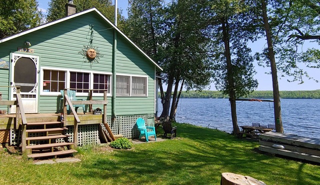 Moira Lake Waterfront Cottage in Madoc