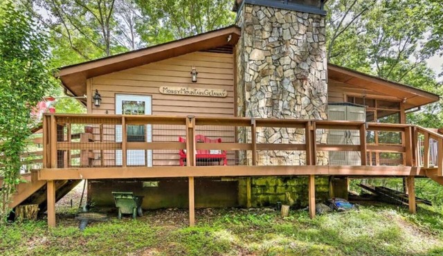 Mossy Mountain Getaway in the peaceful Smokey Mountains