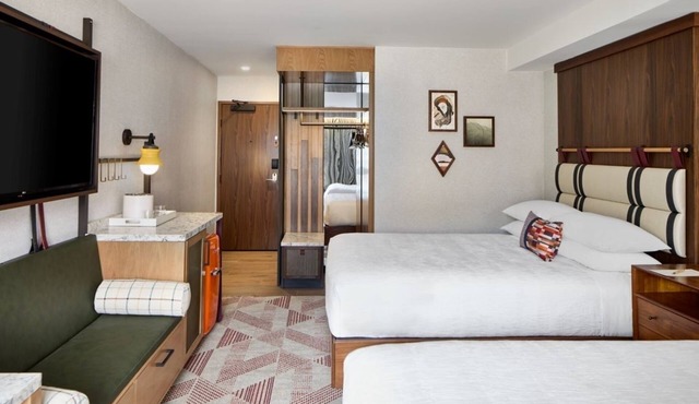 Mountain Getaway in the Heart of Park City l 2 Units l Pools & Sauna