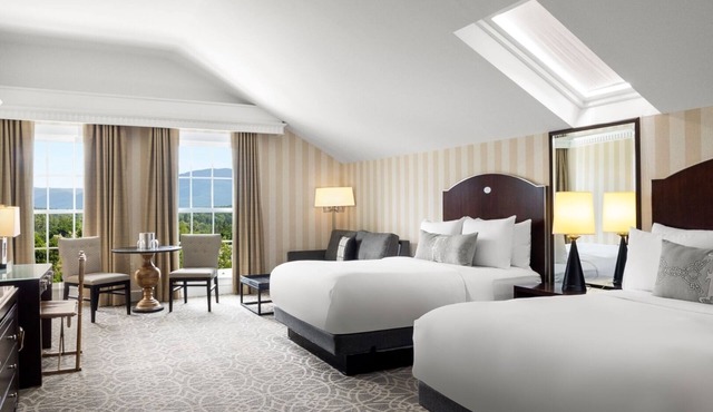 Mountain Getaway with Hiking, Spa & Indoor Pool in Manchester VT