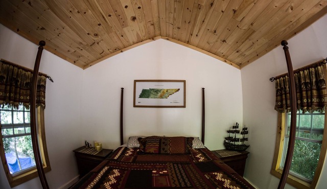 Mountain Harbour B&B and Hiker Hostel