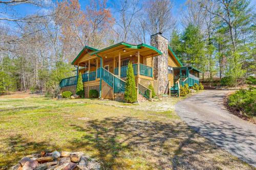 Murphy Cabin w/Deck, Grill & Private Pond!
