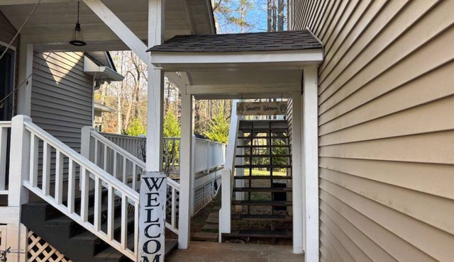 Near tons of hikes/waterfalls! 1BR apartment in Hiawassee, Ga.