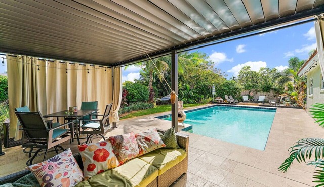 *New* Palm Paradise Retreat