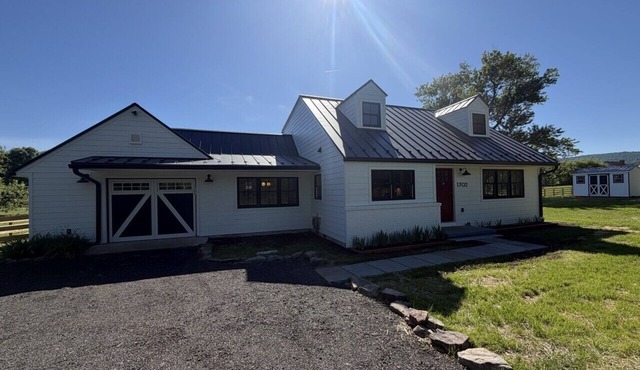 New - The Farmhouse at 1702!