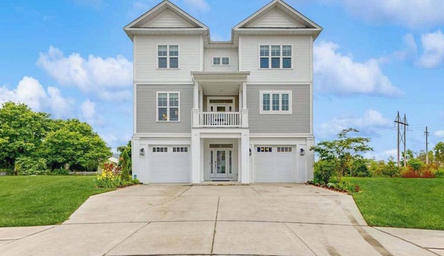 New, Tidal Walk Home w/High-Speed WiFi, Washer/Dryer, w/Shared Outdoor Pool