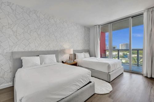 Ocean & Canal View Studio Beach 8 Min Pool Gym 804
