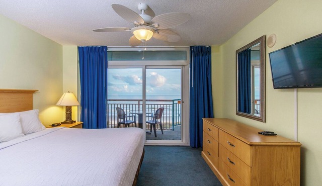 Oceanfront 3 Bedroom Units with Kitchen Near Broadway at the Beach - 3 Units