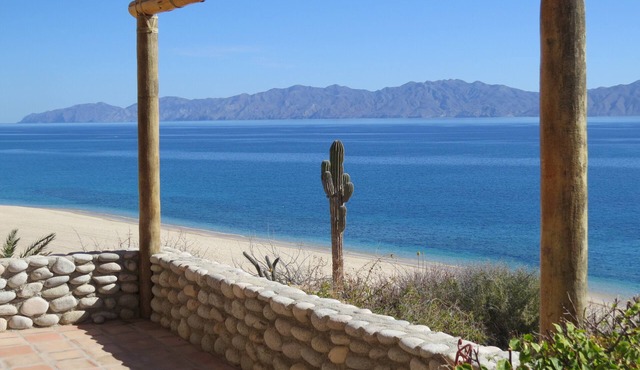 Oceanfront w/private beach access El Sargento/La Ventana, 3-4bd, 3 ba w/lockout