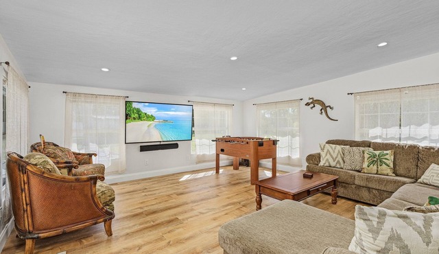 Oleander Oasis - Beautiful Pool Home - 10 Minutes Away From Beaches 15% OFF through Septemeber