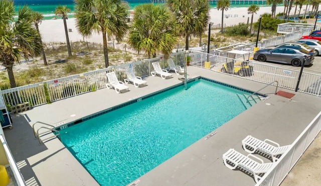 Palm & Tide | King Room | Near PCB Beaches | Family Fun | 2 Units