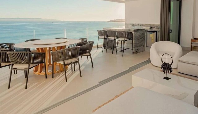 Panarea 4C | Beachfront 3BR + Outdoor Kitchen, Very Nice Ocean Views, Sleeps 8