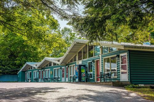 Park Motel and Cabins