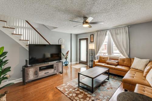 Patio, 6 Mi to Lincoln Financial! Philly Townhome