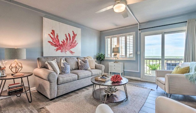 PCB Beachfront 'Coastal Abode' at Pinnacle Port!