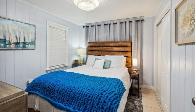 Peaceful Cottage Near Siesta Key Beach