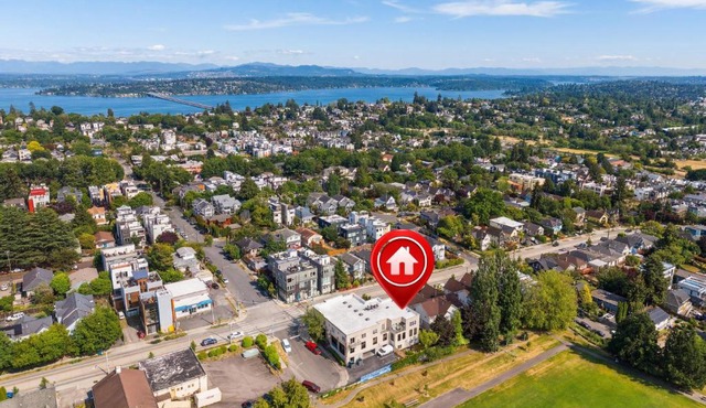 Perch - Central District Home - Walk to Parks & Transit | Judkins Park