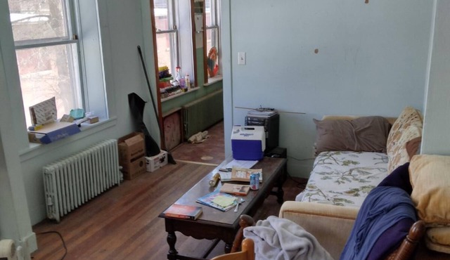 Pet and Family Friendly House in former General Store.