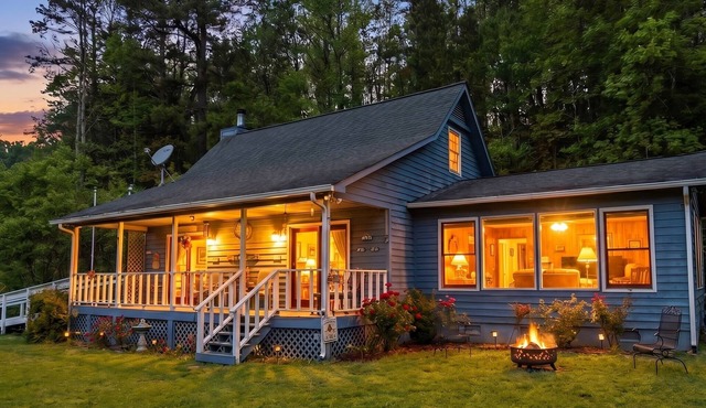 Pet-Friendly Country Home W/Huge Yard and Stream