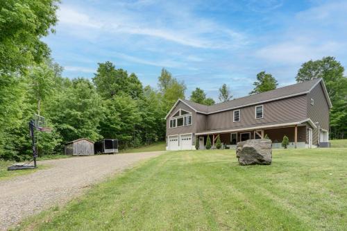 Pet Friendly Family Getaway on 15 Acres!