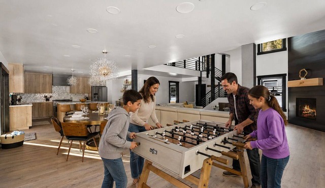 Pet-Friendly Tahoe Escape | Hot Tub | King Suite | Arcade | Near Trails & Lake