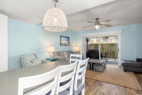 Pine Knoll Townes 126 by Emerald Isle Realty