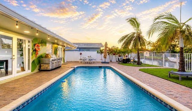 Pool Game Room Outdoor Lounge Private Dock Tiki Hut | Hummingbird Harbor