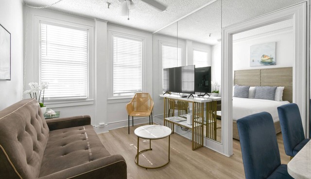 Pool/Valet/StepsToBeach/Dining/Garden 2br