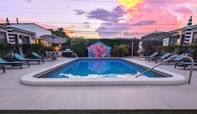 Pool-View 1BR Queen 482ft to Beach #106