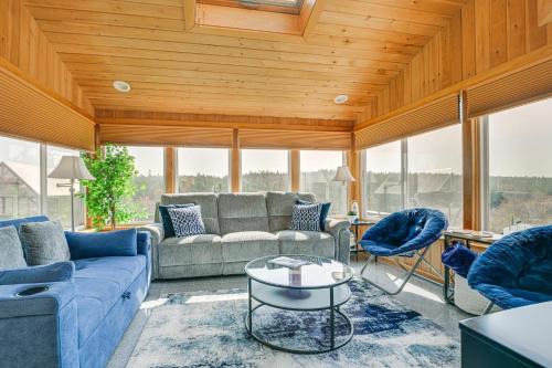 Prime Coastal Location! Large Family Villa