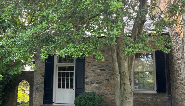 Private, Independent Country Capsule on Magnificent Manor