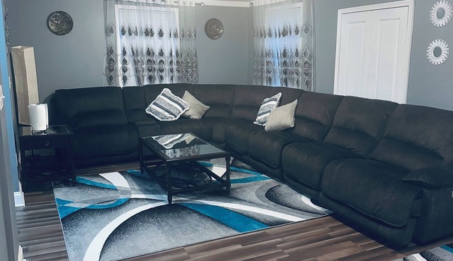 Private, Relaxing, quite, 3 Bedroom Unit, sleeps 6 to 8 people