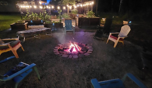Private South Algonquin Retreat|Hot Tub, Firepit & Outdoor Adventures/sleeps 10