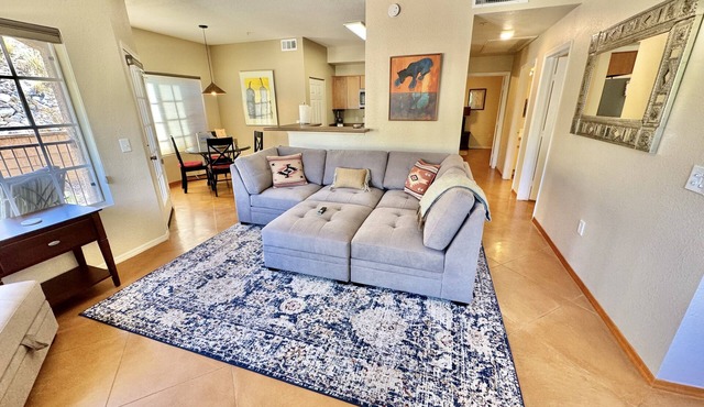 Private, Spacious Condo in Perfect 🌵 Oro Valley Location! Pool, Spa, Gym, Hiking